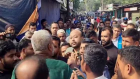 ব্যারিস্টার ফুয়াদকে ঘিরে &lsquo;ভুয়া-ভুয়া&rsquo; স্লোগান, &lsquo;অবাঞ্ছিত&rsquo; ঘোষণা