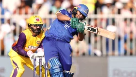 ১২ বলে ১৬ রান তুলে 'ট্যাকটিক্যাল আউট' সাকিব