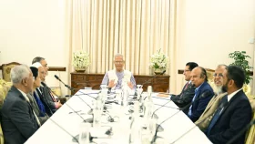 নির্বাচন ও গণভোটের প্রস্তুতি নিয়ে প্রধান উপদেষ্টাকে জানালেন সিইসি
