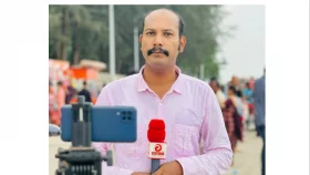পুলিশ কনস্টেবলের হাতুড়ি পেটায় সাংবাদিক আহত