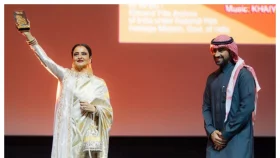 জেদ্দায় আজীবন সম্মানায় ভূষিত রেখা