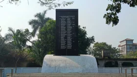 মুক্তিযুদ্ধের আজকের দিনে কাকডাকা ভোরে পালিয়ে যায় পাকবাহিনী