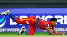 বেদম পিটুনি খাওয়া মোস্তাফিজের দারুন ক্যাচ; জিতল দল