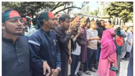 স্বরাষ্ট্র মন্ত্রণালয় অভিমুখে ডাকসুর নেতৃত্বে বিক্ষোভ