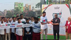 বিজয় দিবসে নারায়ণগঞ্জে মিনি ম্যারাথন অনুষ্ঠিত