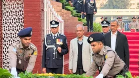 রাজারবাগে শহীদ পুলিশদের প্রতি স্বরাষ্ট্র উপদেষ্টা-আইজিপির শ্রদ্ধা
