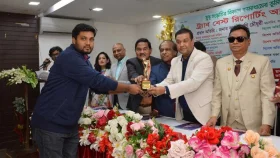 ট্র্যাব অ্যাওয়ার্ডে সেরা রিপোর্টিংয়ের পুরস্কার পেলেন নাজমুল