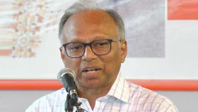 সরকারের প্রস্তাব ফিরিয়ে দিলেন মাহমুদুর রহমান