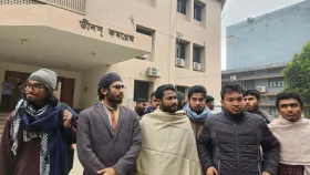 মেয়াদোত্তীর্ণ ছয় ডিনের অপসারণ চান রাবির শিক্ষার্থীরা
