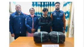 সিংগাইরে গাঁজাসহ মাদক কারবারি গ্রেপ্তার