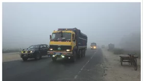 টাঙ্গাইলে ঘন কুয়াশায় জনজীবন বিপর্যস্ত