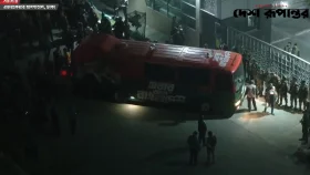 সংবর্ধনা শেষে খালেদা জিয়াকে দেখতে এভারকেয়ারে তারেক রহমান। সরাসরি...