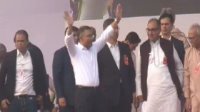 সংবর্ধনা মঞ্চে তারেক রহমান