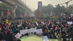আবারো শাহবাগ মোড়ে অবস্থান ইনকিলাব মঞ্চের