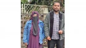 শারীরিক সম্পর্কের পর অস্বীকার শিবির নেতার, বিয়ের দাবিতে অবস্থান প্রেমিকার