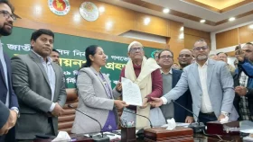 মনোনয়ন জমা দিলেন ফখরুল, কৃতজ্ঞতা জানালেন শীর্ষ ২ নেতাকে
