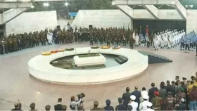 খালেদা জিয়ার কবরে রাষ্ট্রপতি ও প্রধান উপদেষ্টার শ্রদ্ধা