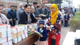 মুন্সীগঞ্জে শিক্ষার্থীদের হাতে নতুন বই তুলে দিলেন: উপদেষ্টা রিজওয়ানা