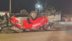 বাস খাদে পড়ে শিশু নিহত, আহত ১৩