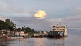সাত ঘন্টা বন্ধ থাকার পর পাটুরিয়া-দৌলতদিয়া নৌরুটে ফেরি চলাচল স্বাভাবিক