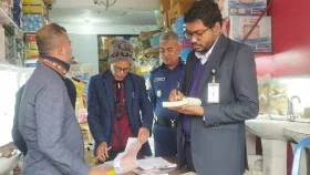 মুন্সীগঞ্জে বেশি দামে এলপি গ্যাস বিক্রি, তিন প্রতিষ্ঠানকে জরিমানা