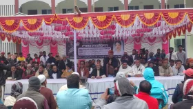 কেউ পালিয়ে যায়, কেউ মর্যাদা পায়