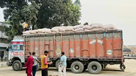 পেঁয়াজ আমদানির অনুমতি বন্ধ, দাম বাড়ার শঙ্কা