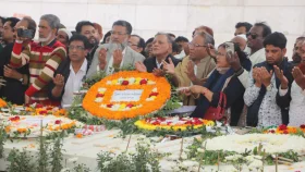 শহীদ জিয়া ও খালেদা জিয়ার কবরে বৈষম্য প্রতিরোধ ফাউন্ডেশনের শ্রদ্ধা