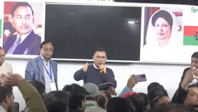 ঢাকা-১৭ আসনের নেতাকর্মীদের সঙ্গে তারেক রহমানের বৈঠক