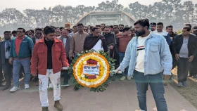 শহীদ জিয়া ও বেগম খালেদা জিয়ার কবরে ঢাকা জেলা স্বেচ্ছাসেবক দলের শ্রদ্ধা