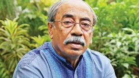 মানবতাবিরোধী অপরাধের মামলায় ট্রাইব্যুনালে হাজির শাহরিয়ার কবির