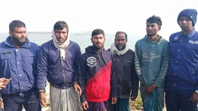 মেঘনা নদীতে জলদস্যুদের কবল থেকে ৪ জেলে উদ্ধার