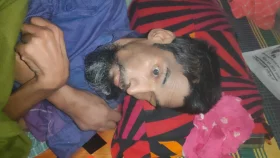 বাগাতিপাড়ার আবুল হোসেন মানবিক সহায়তার অপেক্ষায়