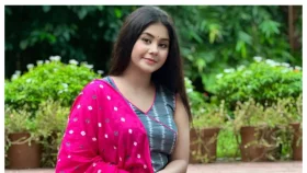 হঠাৎ ফলোয়ার বাড়ছে রোজার