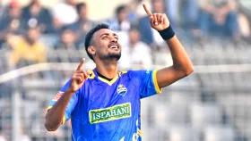 শরিফুলের প্রথম পাঁচে নোয়াখালীর বিদায় আসন্ন