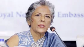 নারীদের বাদ দিয়ে দেশে গণতন্ত্র ঘটবে না