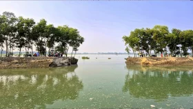 তিস্তা সেচ ক্যানেলের বাঁধ ভেঙে শতাধিক একর ফসলি জমি প্লাবিত