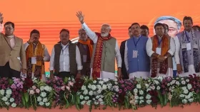 বাংলাদেশ সীমান্তে বেড়া বসাতে দিচ্ছেন না মমতা: মোদি