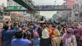 এক দফা দাবিতে অধ্যাদেশ মঞ্চে সাত কলেজ শিক্ষার্থীদের সমাবেশ