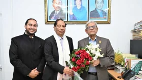 বিএনপিতে যোগ দিলেন প্রফেসর আবু সাঈদ