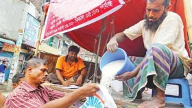 আজ থেকে ৪১৯ উপজেলায় ভর্তুকি মূল্যে চাল বিক্রি শুরু