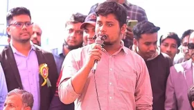 টাকার বিনিময়ে ভোট দিলে জনগণকে পাঁচ বছর ভোগান্তিতে থাকতে হবে: হাসনাত