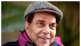 পদ্মবিভূষণ পেলেন ধর্মেন্দ্র