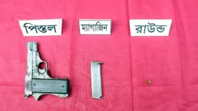 লালমনিরহাটে বিজিবির অভিযানে বিদেশি পিস্তল ও গুলি উদ্ধার