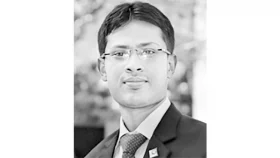 আধিপত্যবাদ ধীরে অগ্রসর হয়