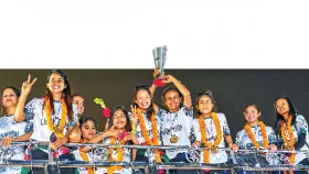 আবার সাফ শিরোপা নিয়ে এলেন ওরা