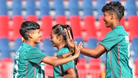 আলপির হ্যাটট্রিকে বাংলাদেশের জয়ের হ্যাটট্রিক