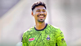 লাহোর কালান্দার্সে ফিরতে পেরে আবেগাপ্লুত মোস্তাফিজ