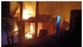 মুন্সীগঞ্জে আগুনে পুড়ল ৩ দোকান