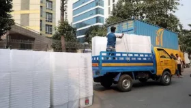কেন্দ্রে কেন্দ্রে পৌঁছাছে ভোট ব্যালট-সরঞ্জাম